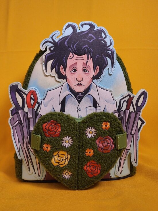 Loungefly Edward Scissorhands Sherpa Heart Topiary Horror Movie Mini Backpack main image 13